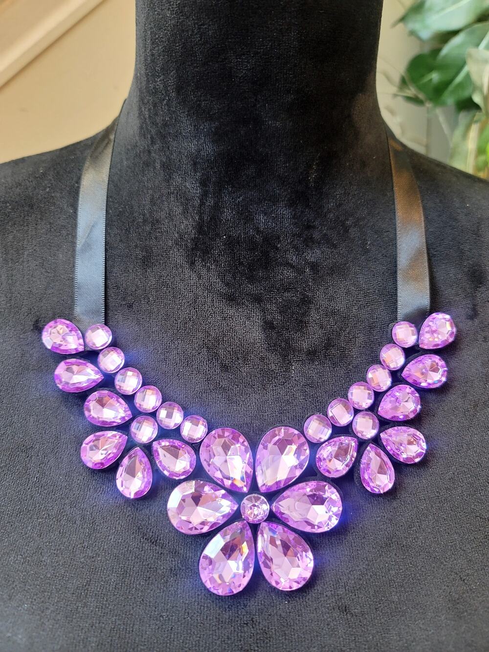 Lightweight Purple Stone Ribbon Statement Necklace Fashion Jewelry